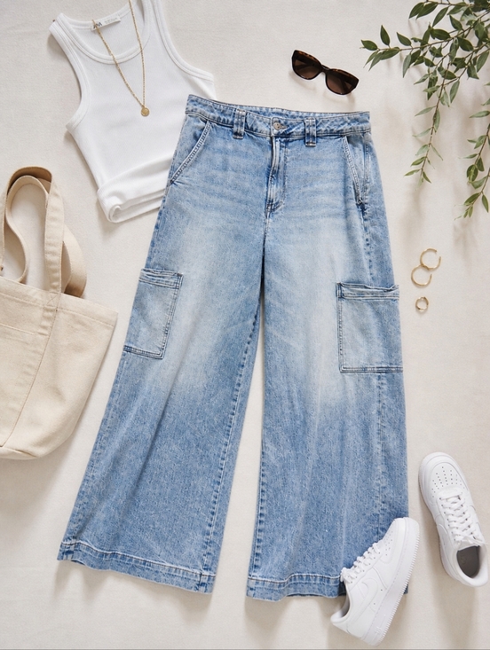 American Eagle Outfitters Denim - American Eagle High Waist Baggybwide Leg Stretch Light Wash Jeans. Ladies 16